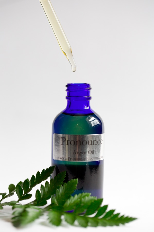 pronounce organic argan oil in dropper bottle